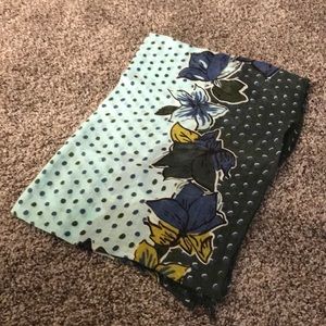 New Vera Bradley Falling Floral Scarf